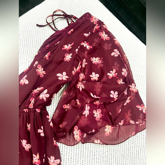 Abercrombie & Fitch Burgundy Floral Romper - Picture 10 of 10